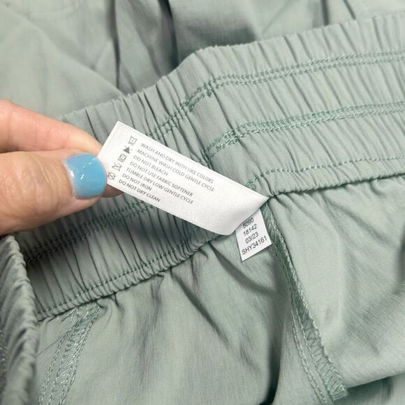 Yogalicious Women’s Trail Path Utility Cargo Commuter Outdoor Shorts Sz L NEW - Picture 6 of 6